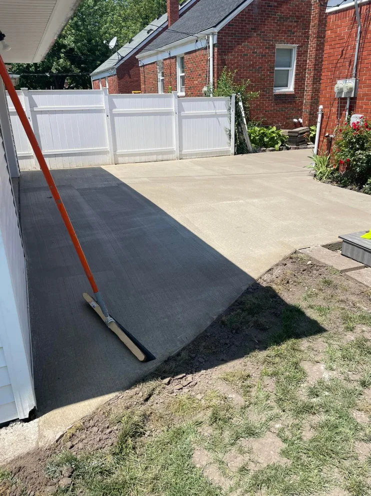 Entranceway by Rj Brothers Cement LLC - Photo 2
