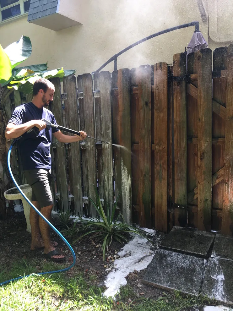 Boca East Fence by Renew Crew Of Palm Beach County - Photo 2