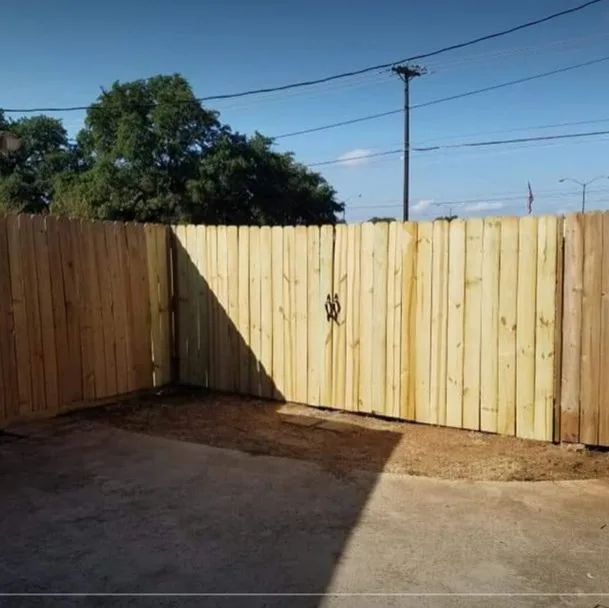 TB Deck & Fence Repair And Powerwashing - Photo 9