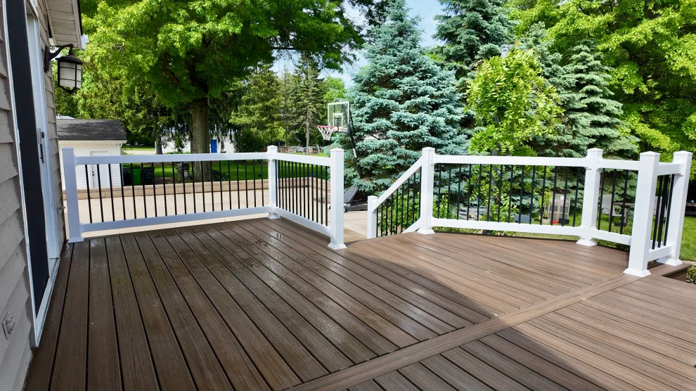 Family-Oriented Outdoor Getaway: DreamDecks' Flexible Design by DreamDecks Ohio - Photo 4