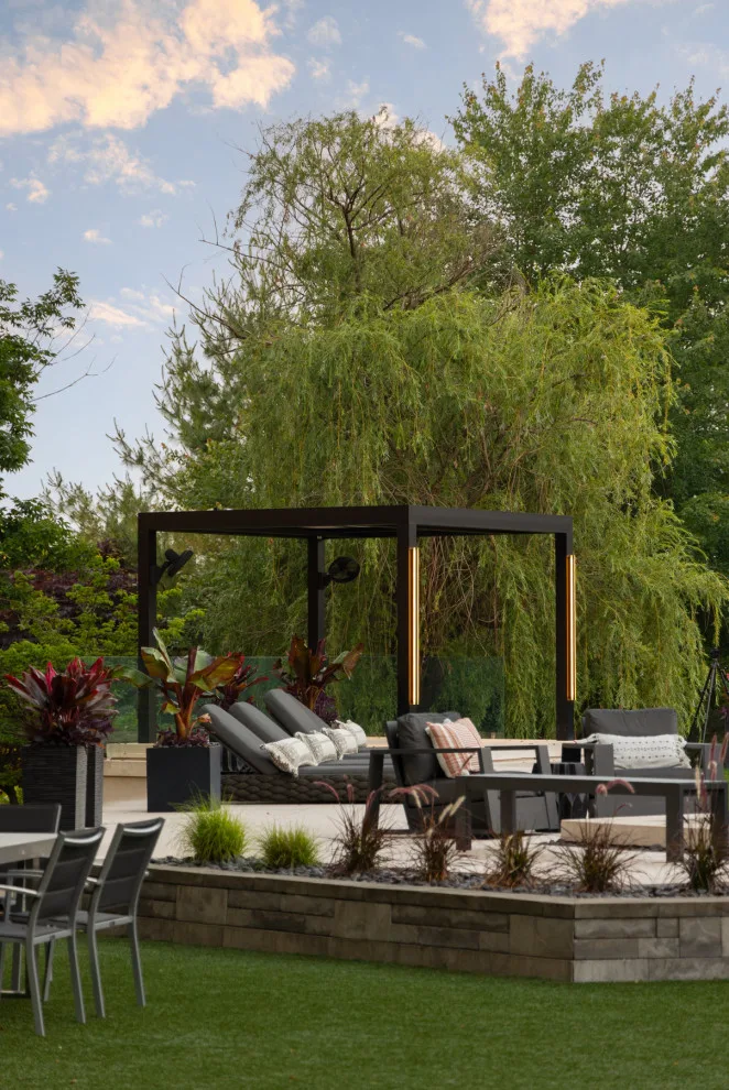 Louvered Outdoor - Photo 13