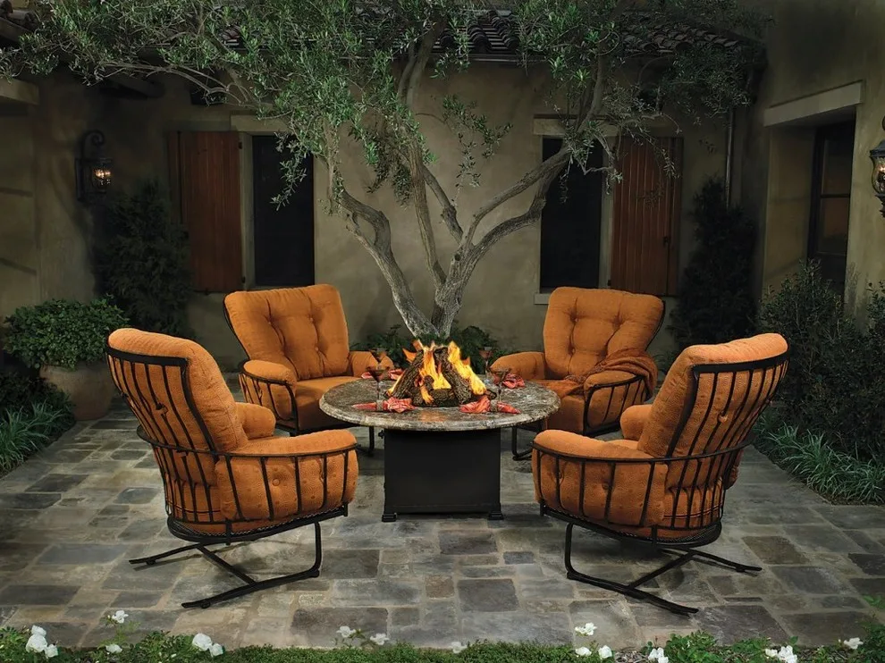 The Patio - Photo 2
