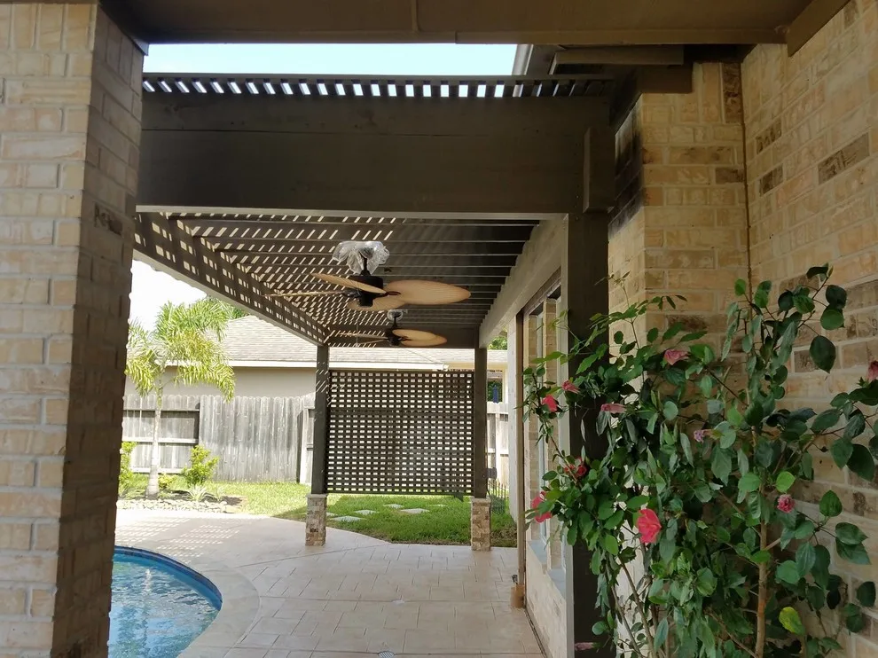 Curved Geometric Pool - Missouri City, Texas by Bratton Pools - Photo 5