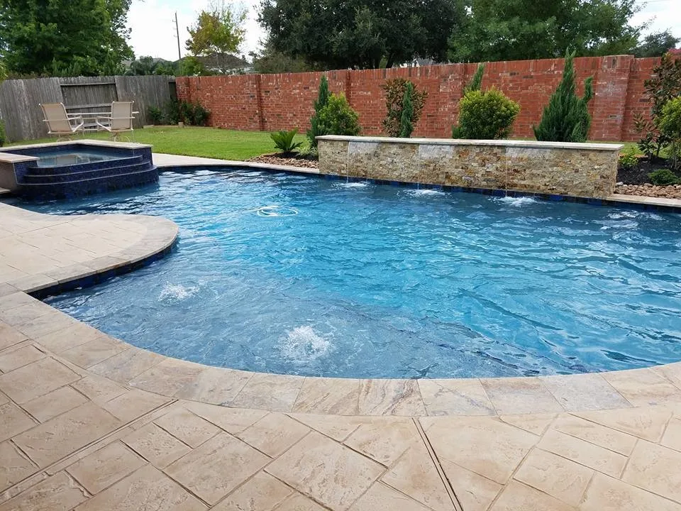 Curved Geometric Pool - Missouri City, Texas by Bratton Pools - Photo 4