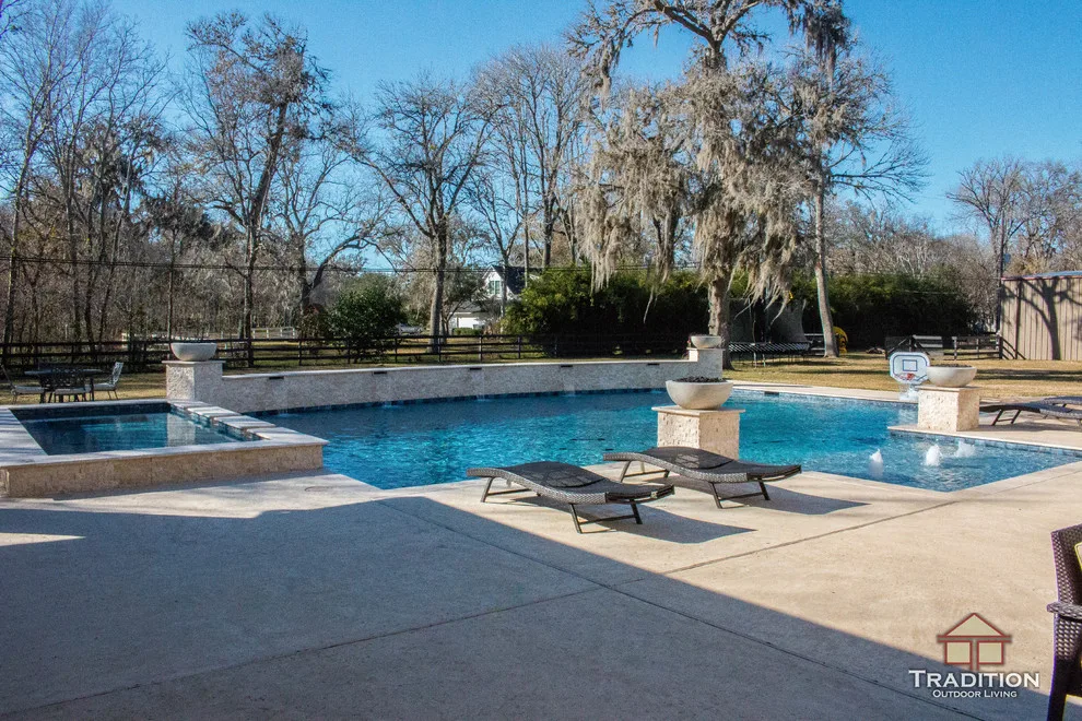 Richmond, TX Grand Pool and Spa by Tradition Outdoor Living - Photo 6
