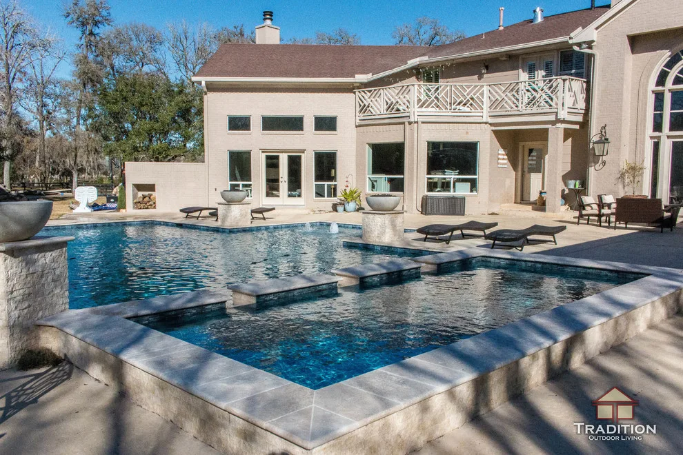 Richmond, TX Grand Pool and Spa by Tradition Outdoor Living - Photo 3
