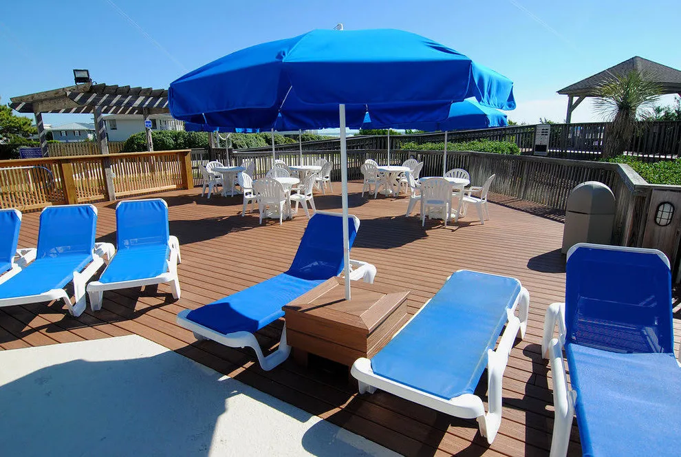 Wrightsville Beach Holiday Inn by Deck Daddy's - Photo 11