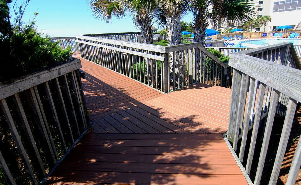 Wrightsville Beach Holiday Inn by Deck Daddy's - Photo 13