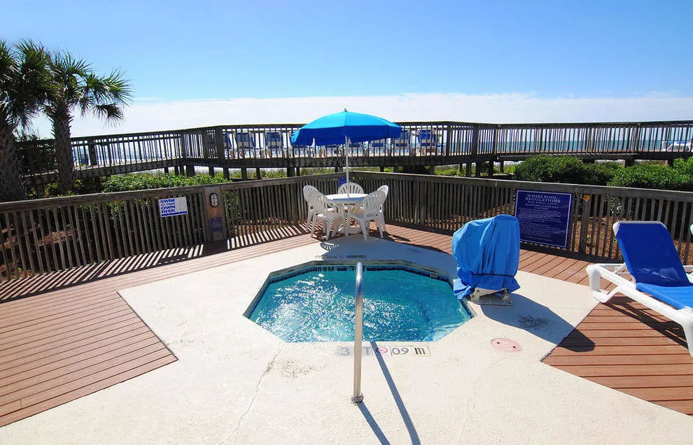 Wrightsville Beach Holiday Inn by Deck Daddy's - Photo 12