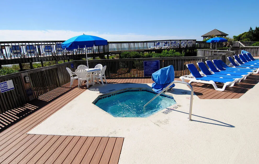 Wrightsville Beach Holiday Inn by Deck Daddy's - Photo 7