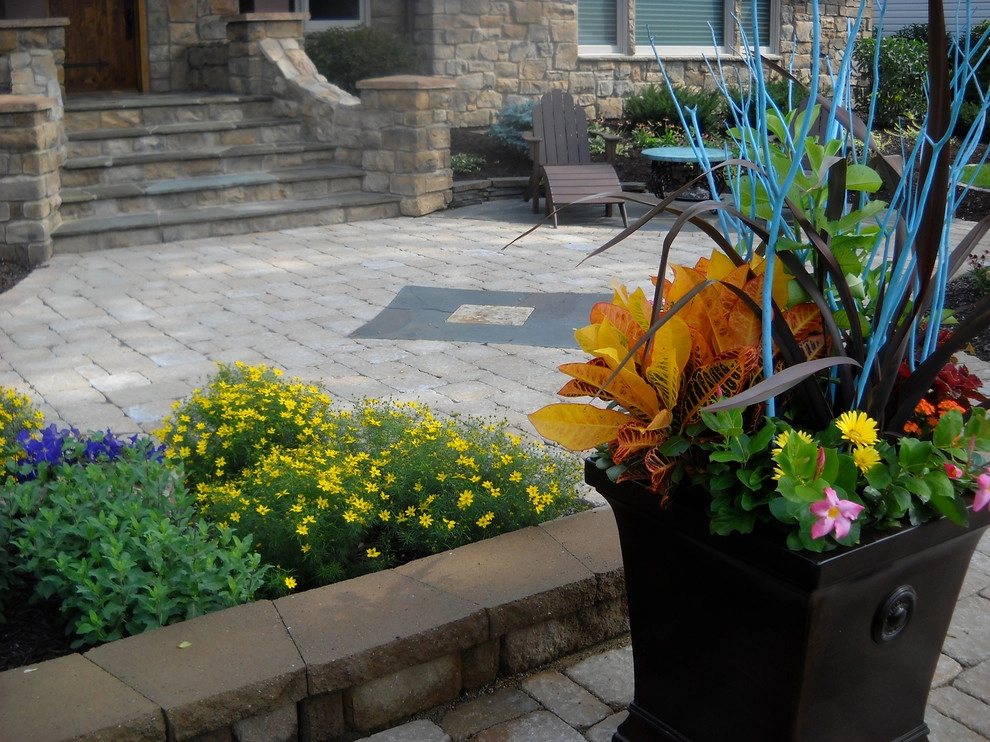 Urban Backyard Pool by Signature Patio & Landscape Co. - Photo 5
