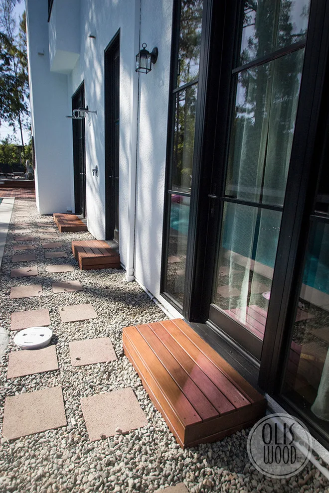 IPE Decking Featuring Integrated Steps by Olis Wood Inc. - Photo 10