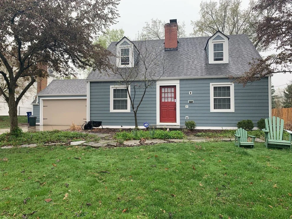 James Hardie Cedarmill Lap Siding with White Trim by Ohio Exteriors - Photo 4
