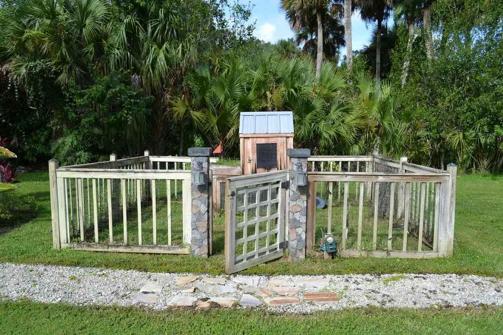Jupiter Farms Animal Habitat by Renew Crew Of Palm Beach County - Photo 5