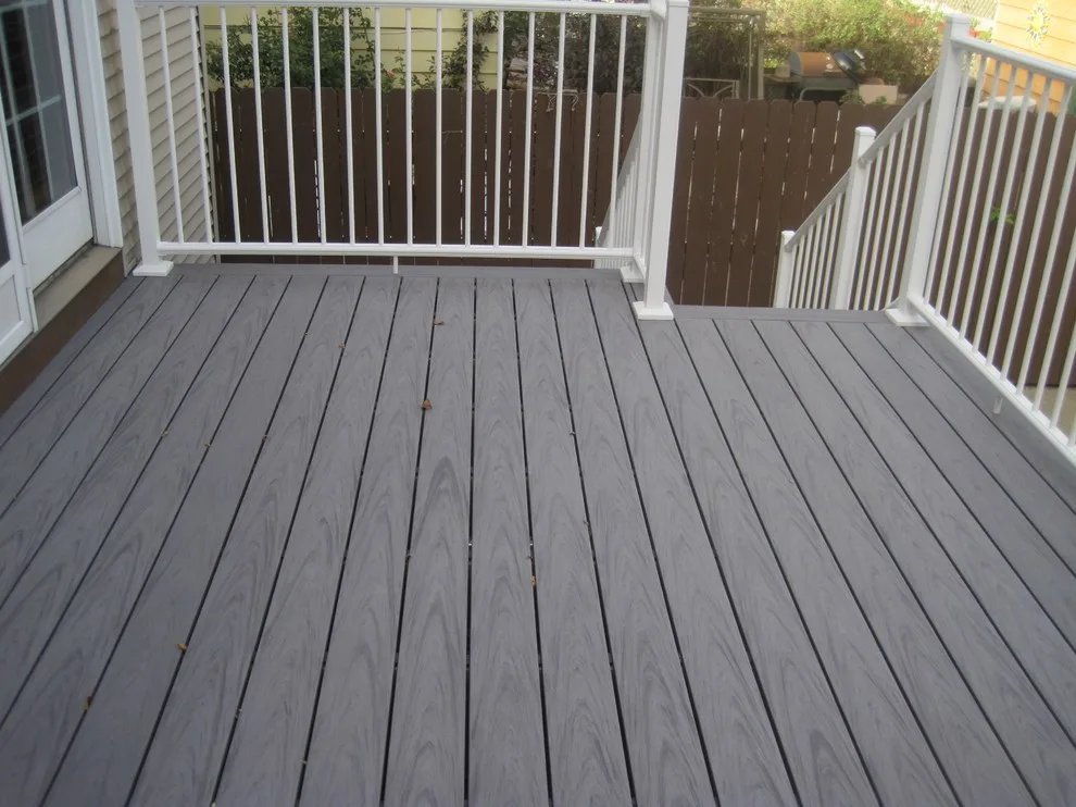 Lincoln Square Roof Deck in Chicago by Unique Deck Builders - Photo 4