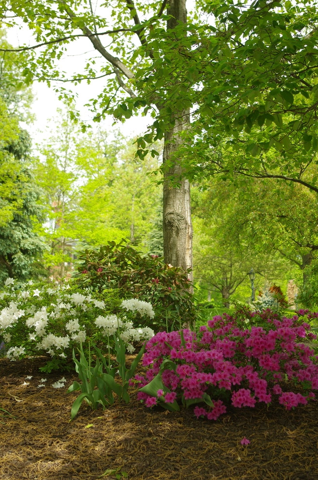 Chesterton, Indiana shade landscape garden by Smalls Landscaping - Photo 5