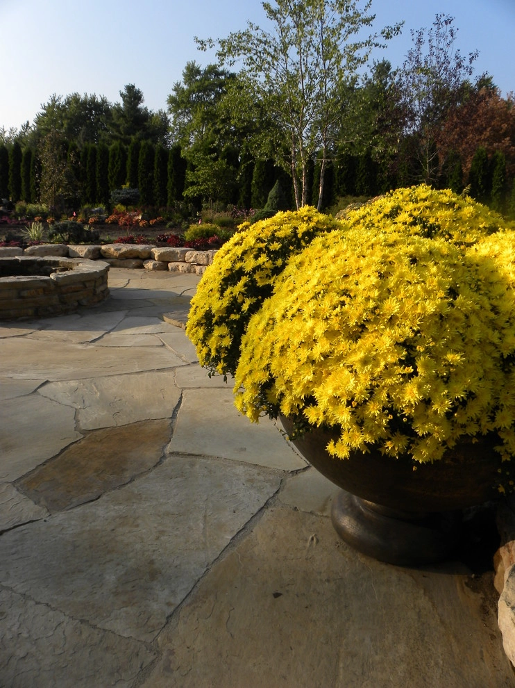 Lake County, Indiana Back Yard Wonderland by Smalls Landscaping - Photo 2