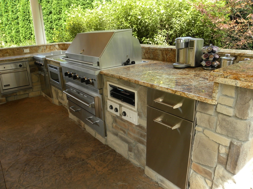 Chicago Luxury Outdoor Kitchens by Smalls Landscaping - Photo 2