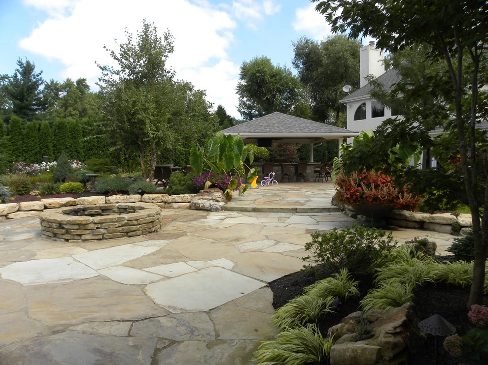 Chicago Luxury Outdoor Kitchens by Smalls Landscaping - Photo 10