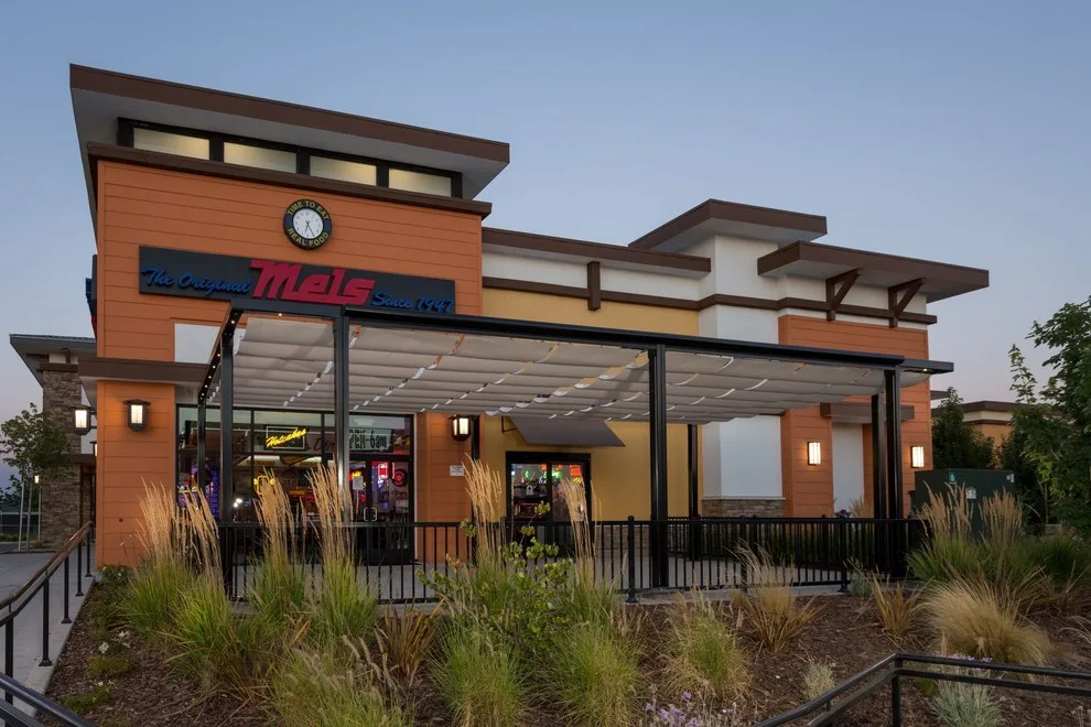 Mel's Eatery by Pacific Shade Sails - Photo 3