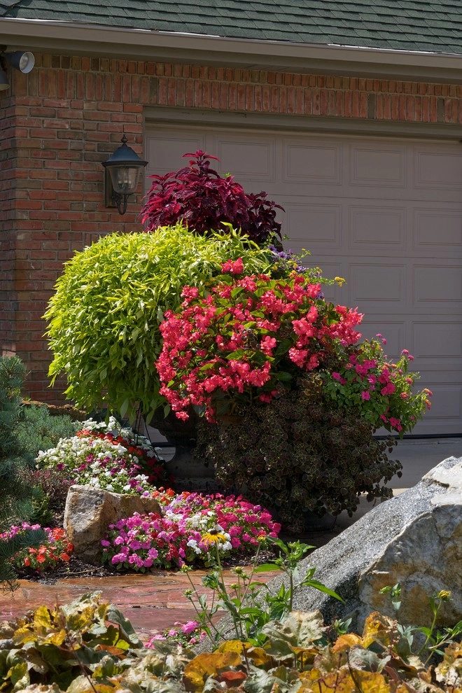 Northwest Indiana Marshall Residence by Smalls Landscaping - Photo 17