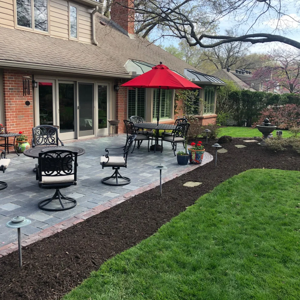 Mission Hills Paved Patio by Kansas City Hardscapes - Photo 4