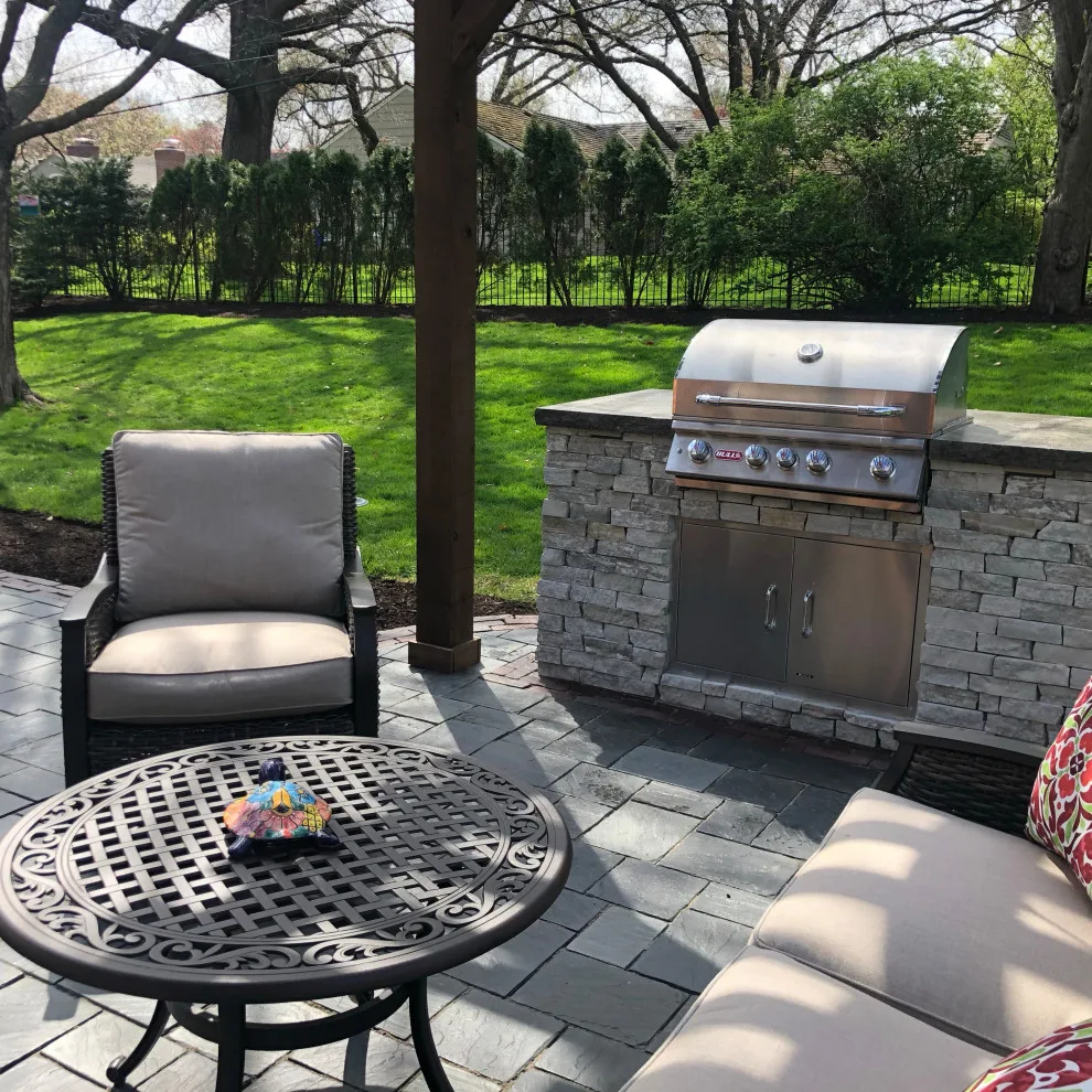 Mission Hills Paved Patio by Kansas City Hardscapes - Photo 5