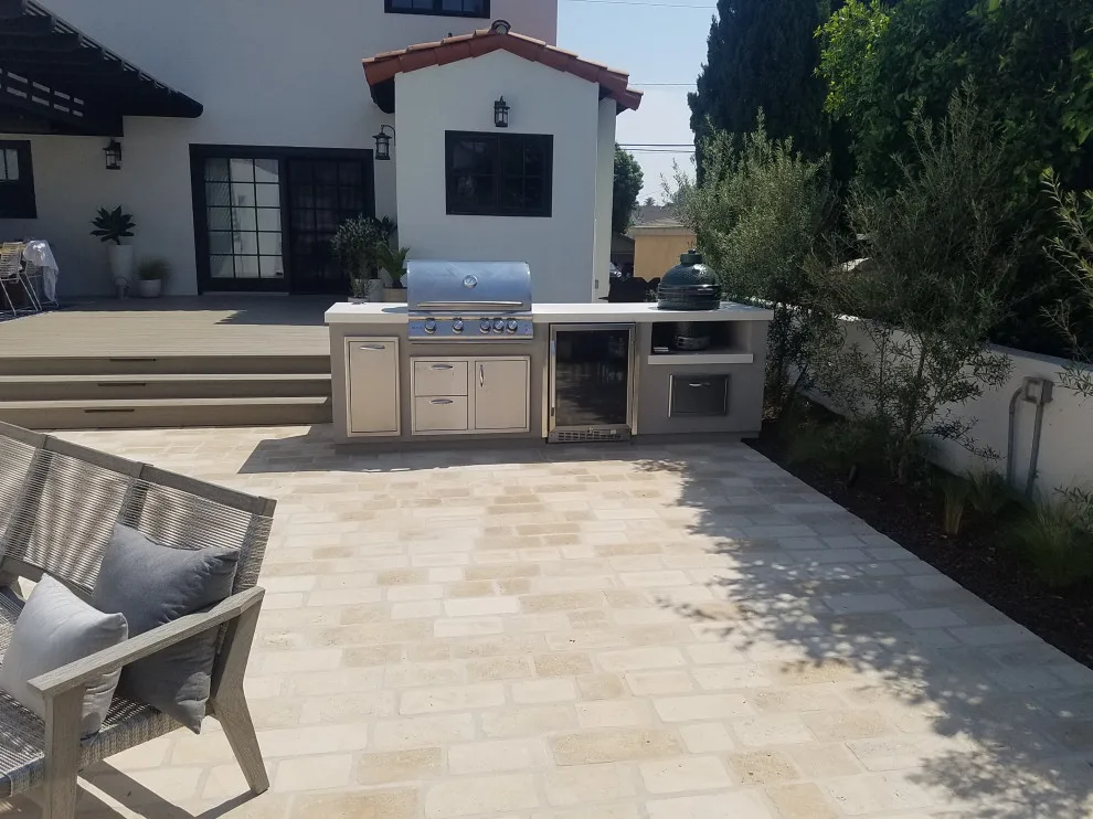 contemporary outdoor cooking area in El Segundo by L.A. Custom Grill Islands - Photo 3
