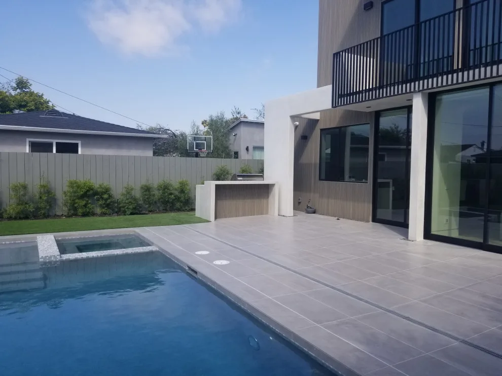 contemporary outdoor kitchen in Los Angeles by L.A. Custom Grill Islands - Photo 3