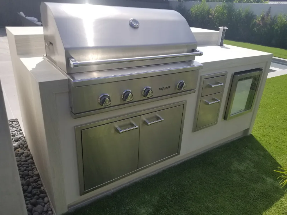 contemporary outdoor kitchen in Los Angeles by L.A. Custom Grill Islands - Photo 2