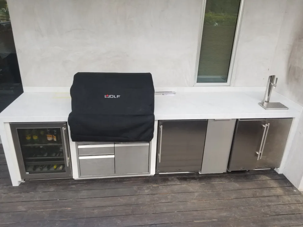 contemporary alfresco kitchen in Venice by L.A. Custom Grill Islands - Photo 4