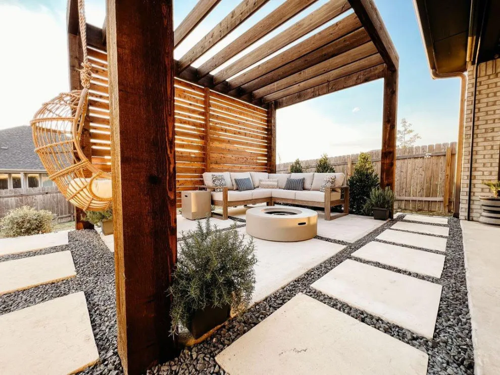 Contemporary Pergola by Georgetown Fence & Deck - Photo 2