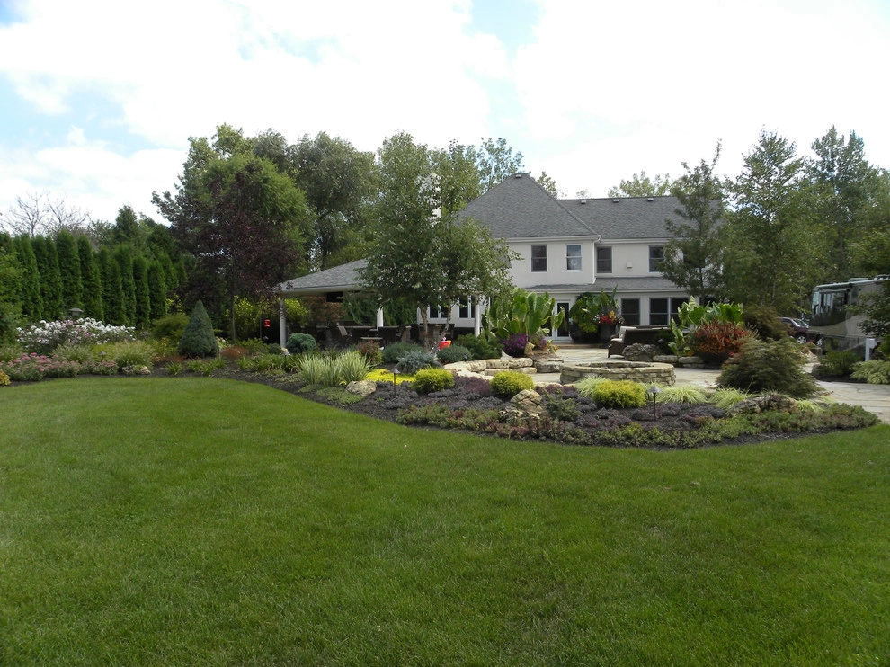 Chicago Luxury Outdoor Kitchens by Smalls Landscaping - Photo 12