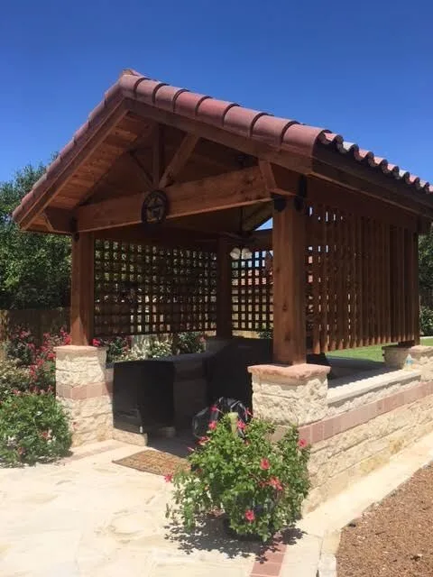 Natural Outdoor Shelter by Moss Contracting Services - Photo 3