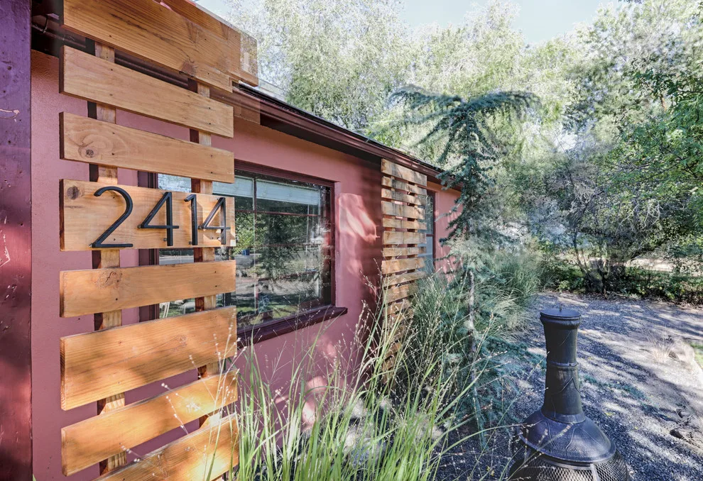 Renovated Bungalow, North End Listing by Sarah Waddell, Pomeroy House Interiors - Photo 9