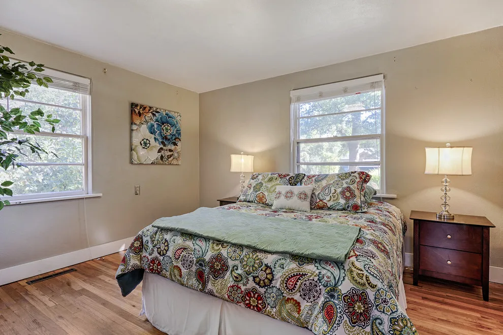 Renovated Bungalow, North End Listing by Sarah Waddell, Pomeroy House Interiors - Photo 11