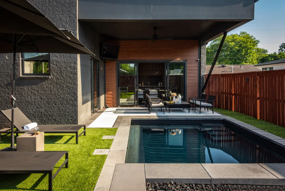 City Chic Retreat by Marcelle Guilbeau Interior Design - Photo 15
