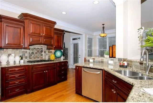 Staged Vacant Home Sold in 4 Weeks with Multiple Offers by R.D. London Studios - Photo 14