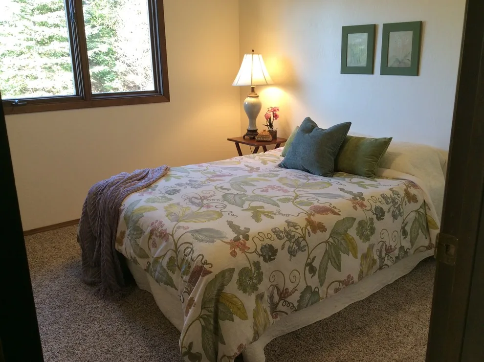 Anchorage Hillside Vacant Home Staging by Northern Lights Home Staging And Design - Photo 17
