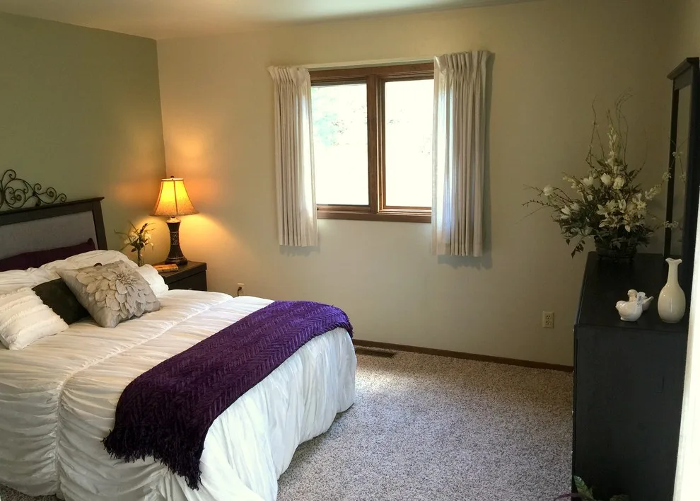 Anchorage Hillside Vacant Home Staging by Northern Lights Home Staging And Design - Photo 4