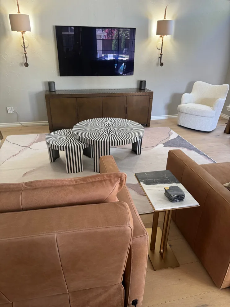 Val Verde Lounge by Holly Flinton Design Inc - Photo 4
