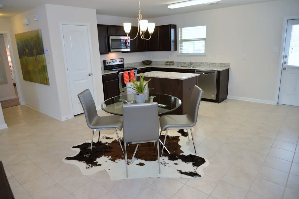 Vista View Showcase Home by Mummeinteriors - Photo 2