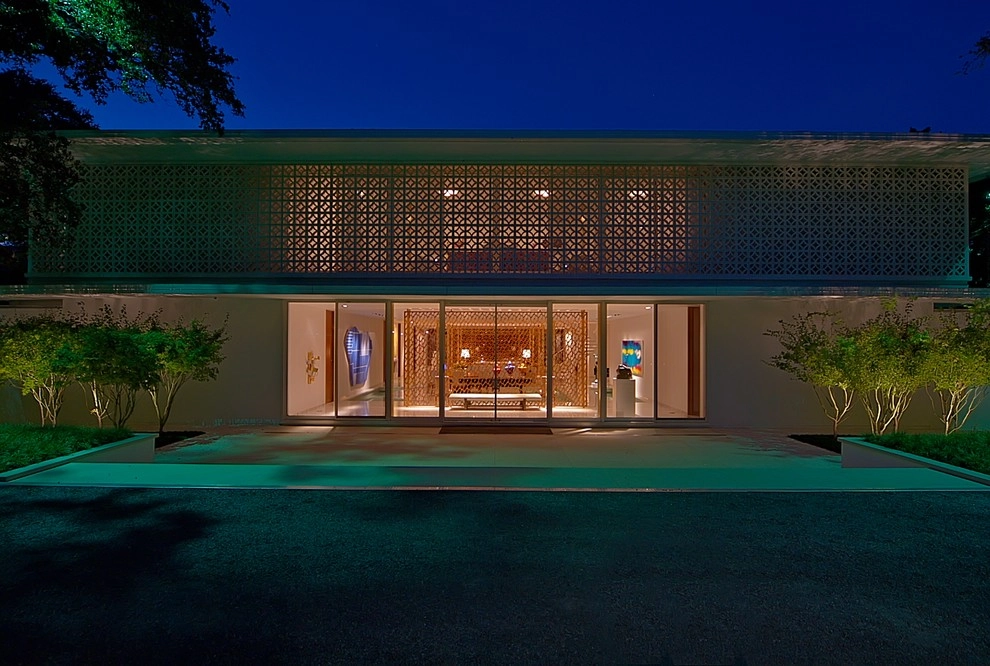 Modern Dallas Property by Southern Botanical, Inc. - Photo 3