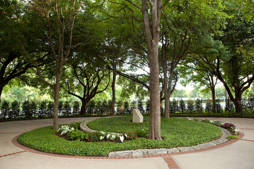 White Rock Retreat by Southern Botanical, Inc. - Photo 2