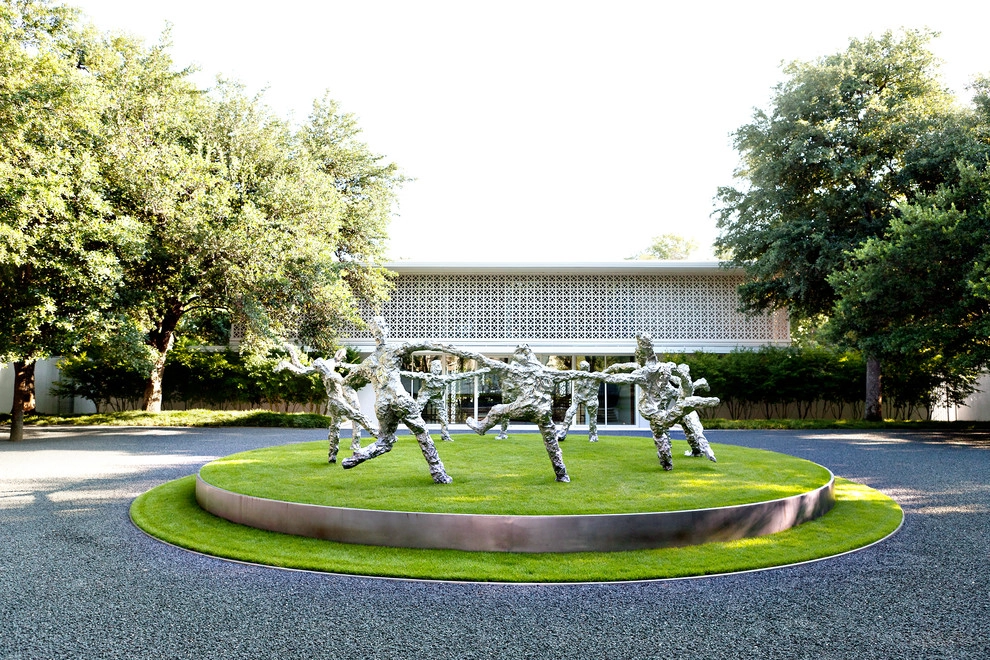 Modern Dallas Property by Southern Botanical, Inc. - Photo 2