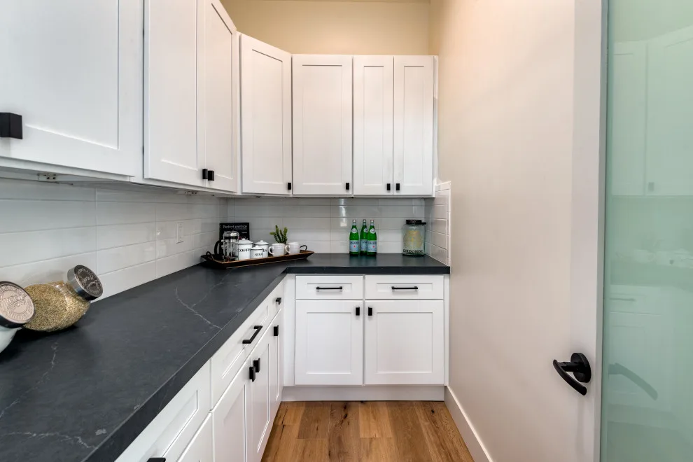 Wedgewood Way - Interior Design, Construction, and Merchandising by Four Seasons Design Team - Photo 16