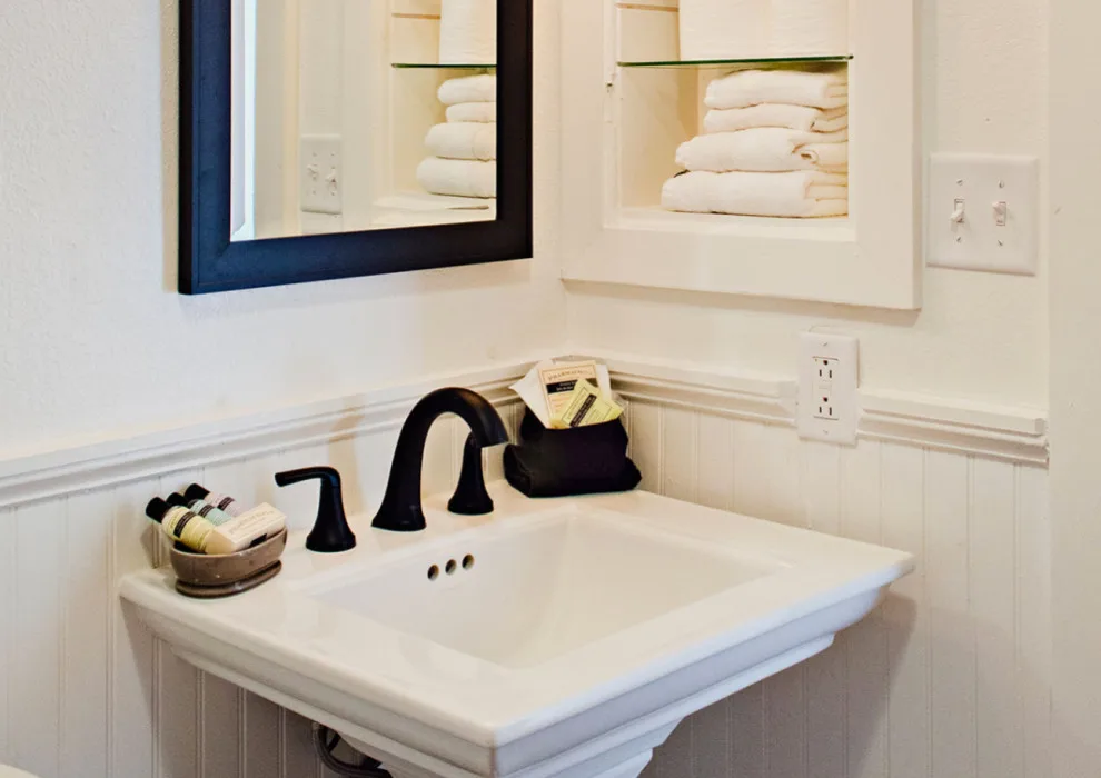 Boutique Inn in Bisbee, AZ by Clare S Design - Photo 9