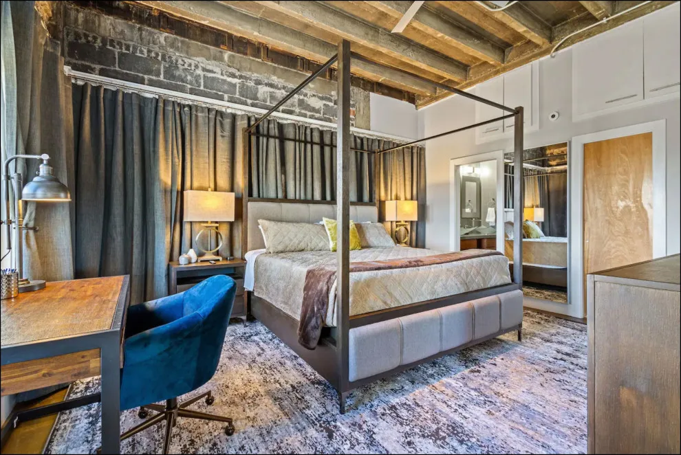 Whitehall Rooftop Suite by Dh Design Studio - Photo 15