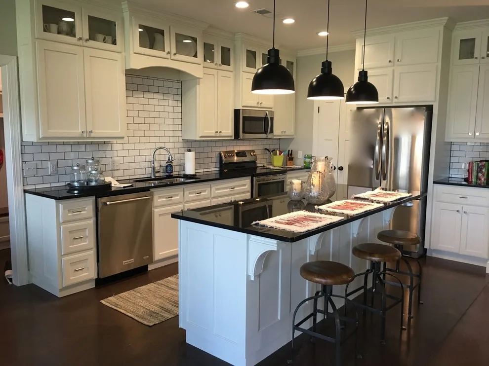 Complete Shabby Chic Home Design by First Street Interiors - Photo 8