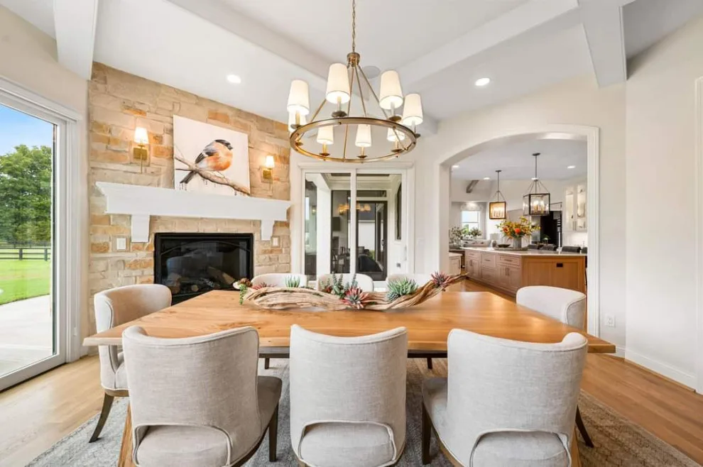 Wieland Stone Columns Homearama by Interiors821, LLC - Photo 73